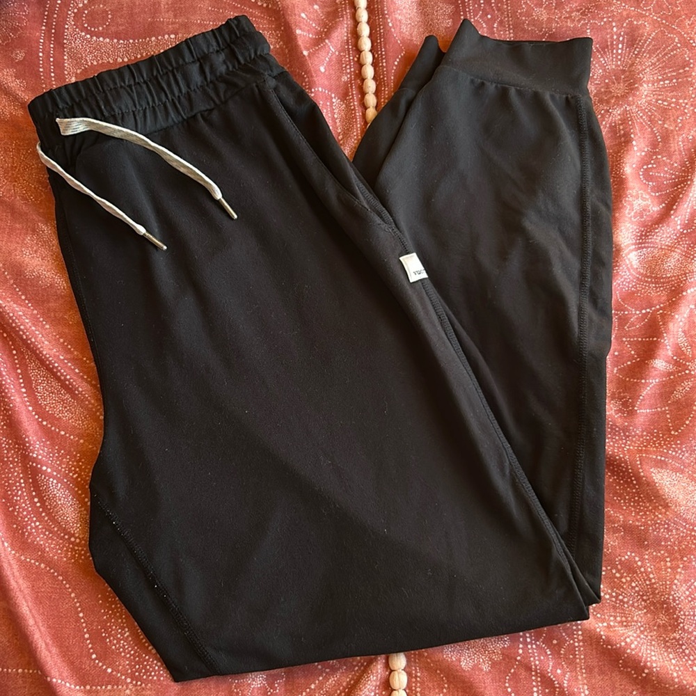 Like new black vuori joggers